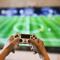 Вибір ігрової консолі: PlayStation vs. Xbox — що обрати?