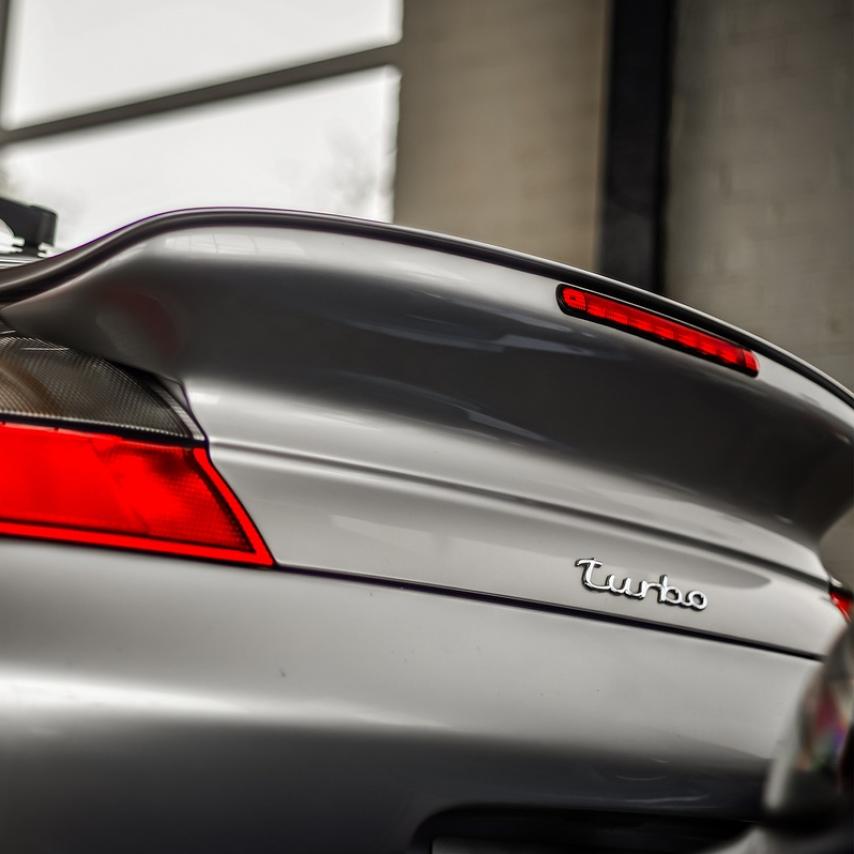 Огляд кращих спортивних автомобілів: Які моделі варто розглянути?