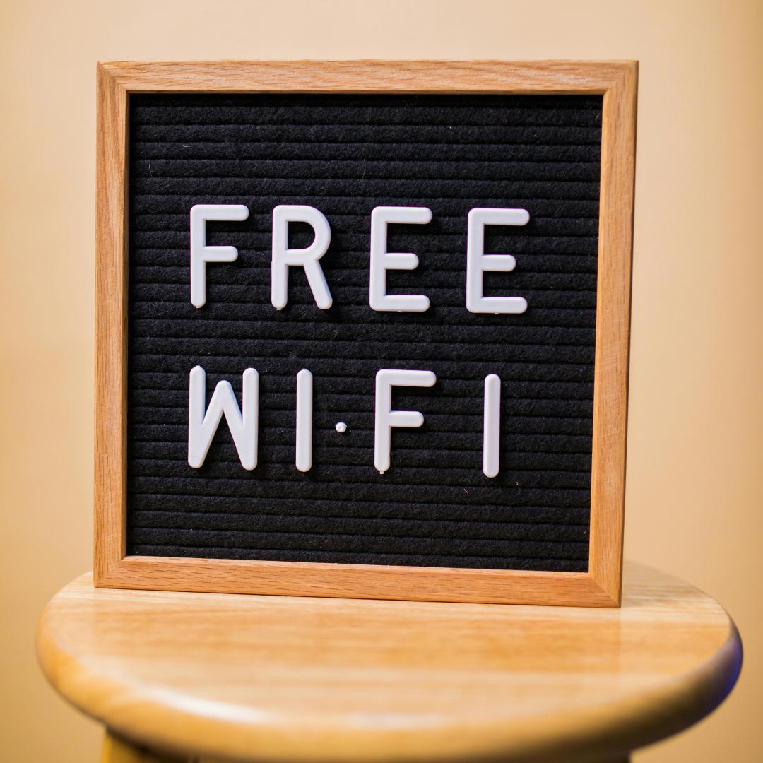 Безпечне користування Wi-Fi: Поради для громадських і домашніх мереж