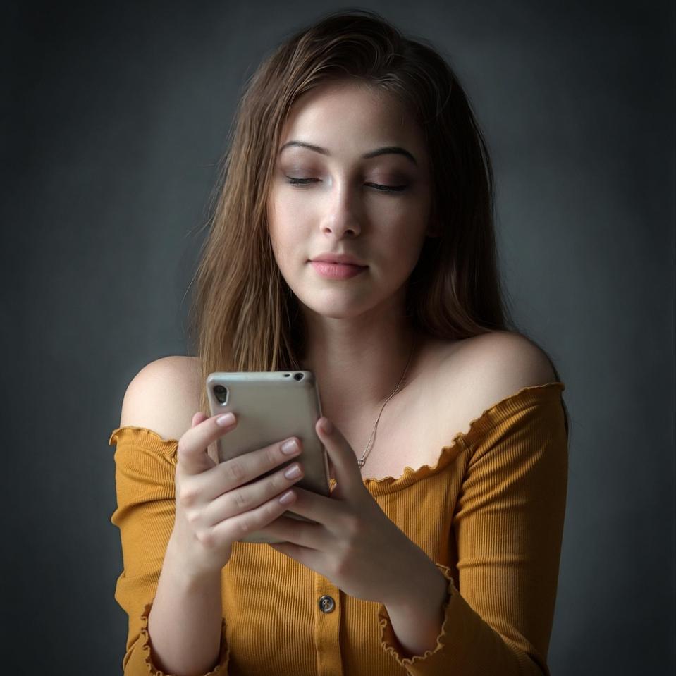 Соціальні мережі і стосунки: межа прозорості і приватності