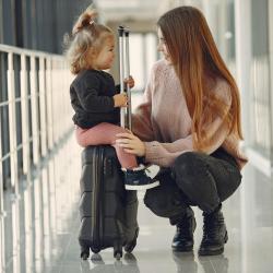 Подорожі з дітьми: Як зробити поїздку комфортною для всієї родини?
