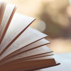 Читання книг: Як скласти список обов'язкових до прочитання творів?