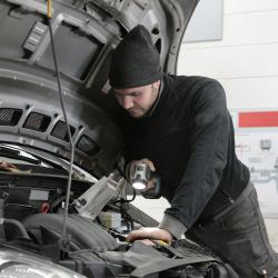 Як правильно вибрати автосервіс: Критерії для безпечного обслуговування?